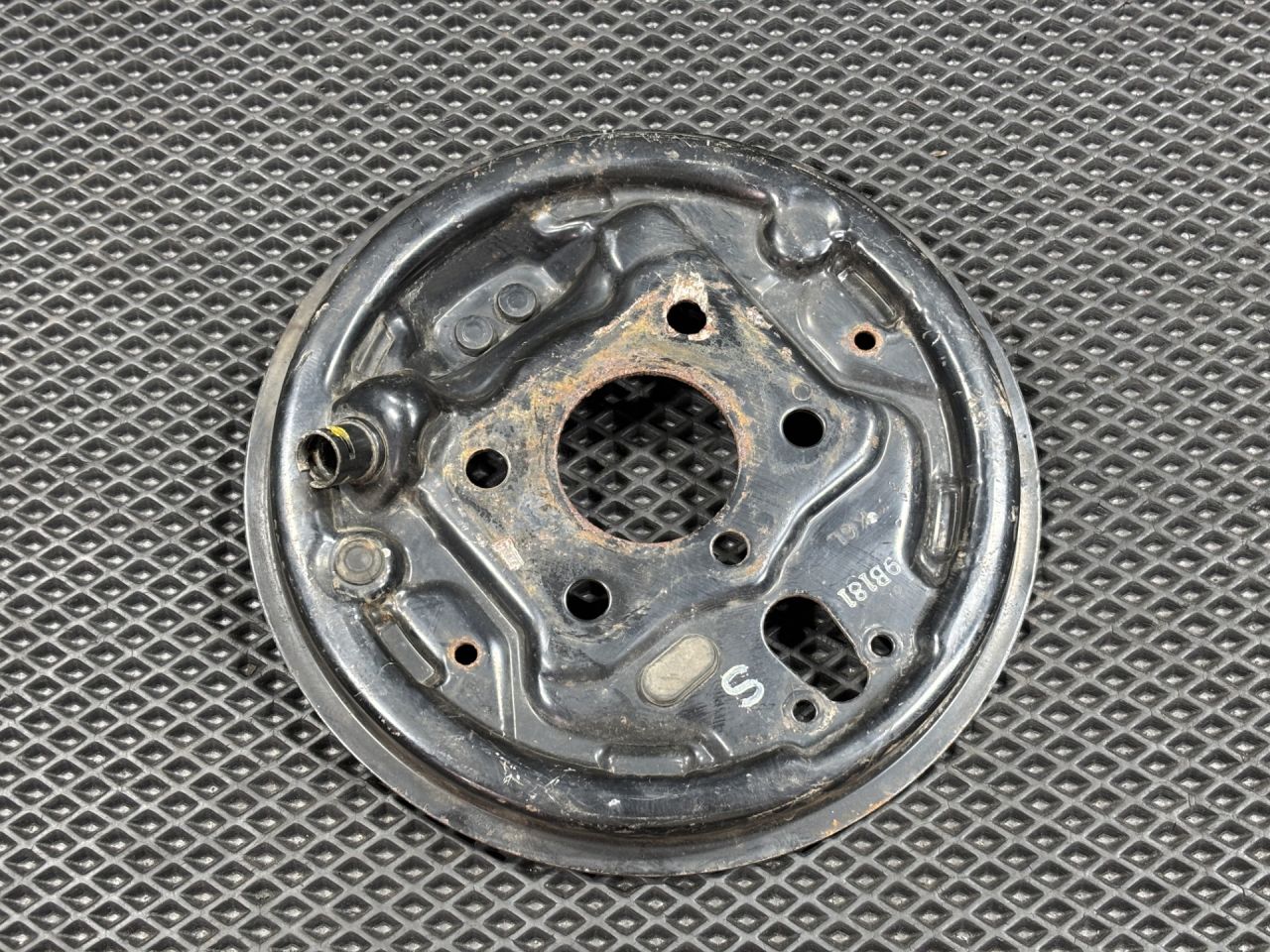 защитный кожух тормозного механизма Honda Insight 2 поколение 2009, 1.3 л., 43120TF0Q01 - фото №1