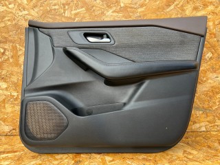 обшивка двери передняя правая Nissan Rogue T33 2023, 1.5 л., KR15, бензин, АКПП, внедорожник 5 дв., передний привод, 809766RA001