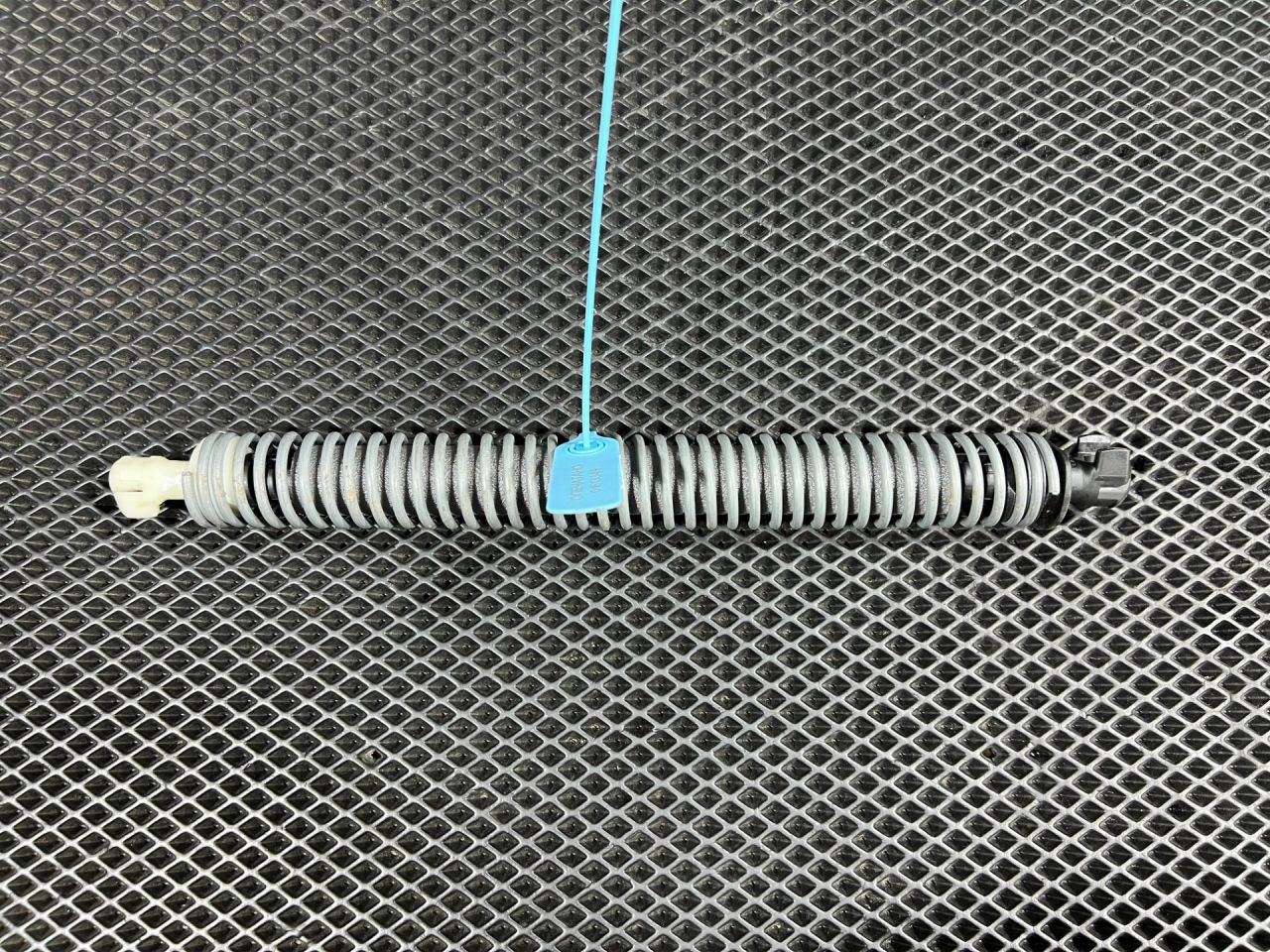 амортизатор крышки багажника (3-5 двери) BMW 7 серия G11/G12 2017, 3.0 л., B57 D30 A, дизель, АКПП, седан, 51247357109 - фото №1