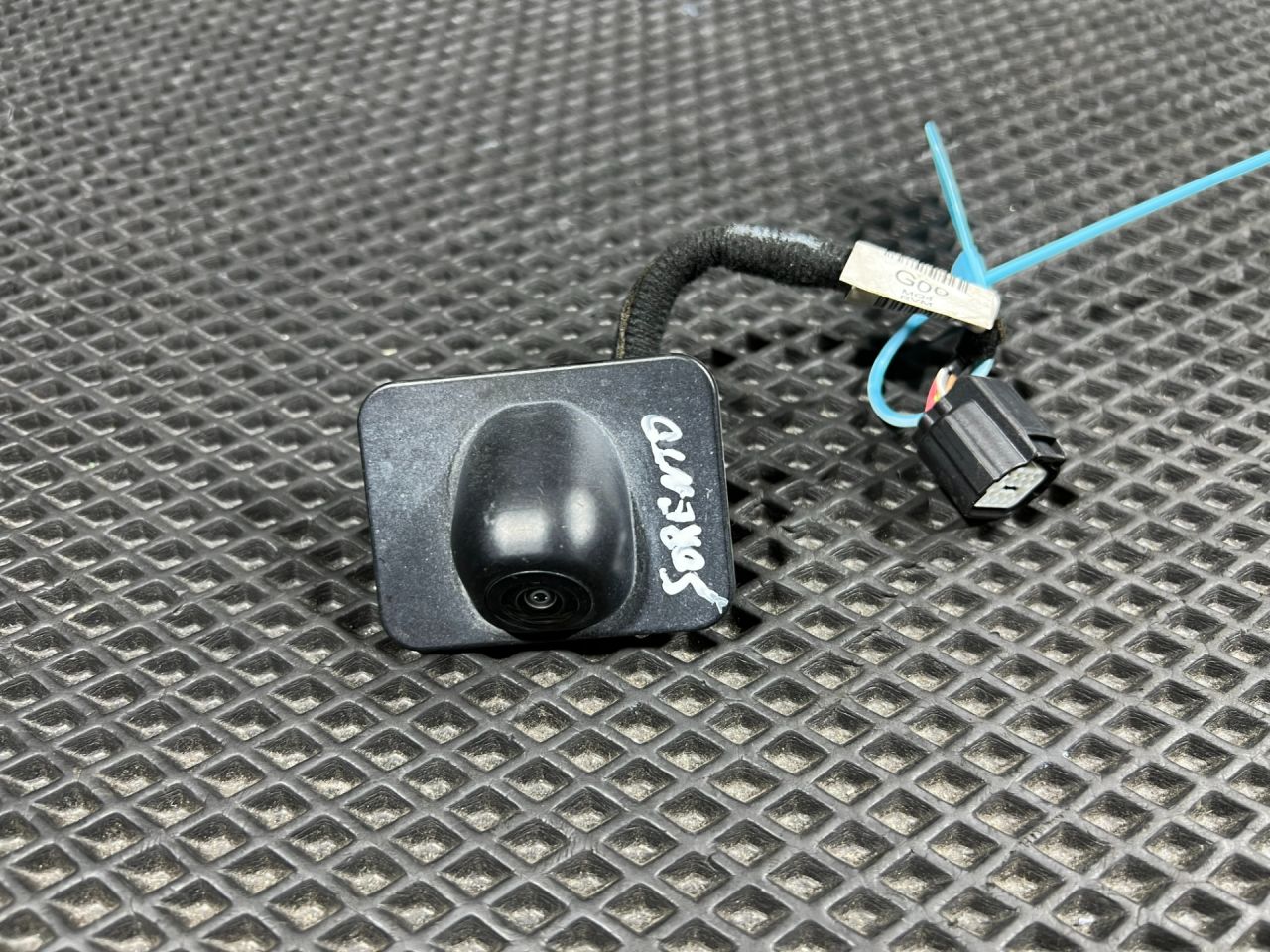 камера заднего вида Kia Sorento 4 поколение 2023, 2.0 л., G4KA, бензин, АКПП, внедорожник 5 дв., передний привод, 99240P2000 - фото №1