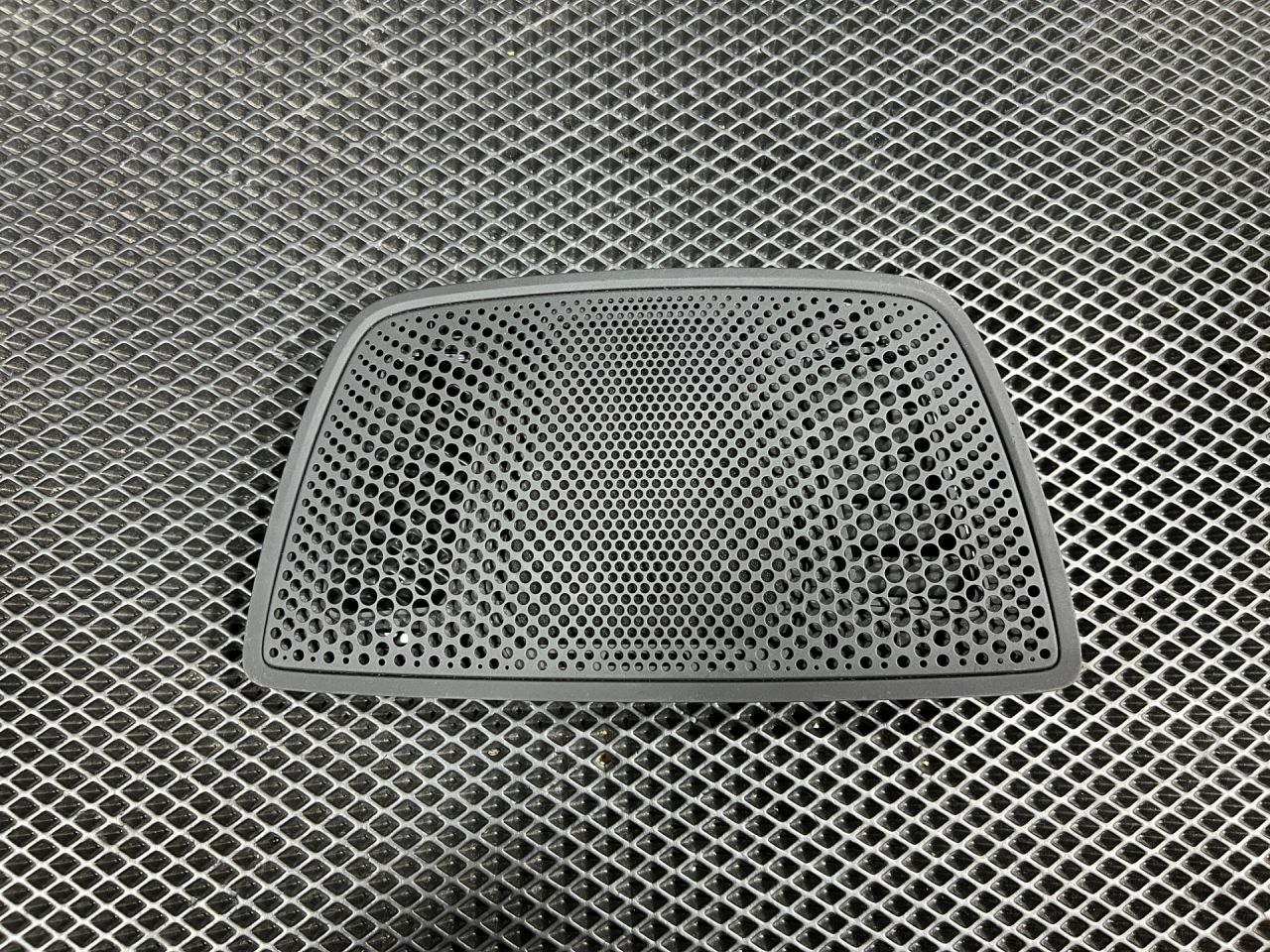 Накладка (сетка) динамика BMW 7 серия G11/G12 2017, 3.0 л., B57 D30 A, дизель, АКПП, седан, 9345348, 51459345348 - фото №1