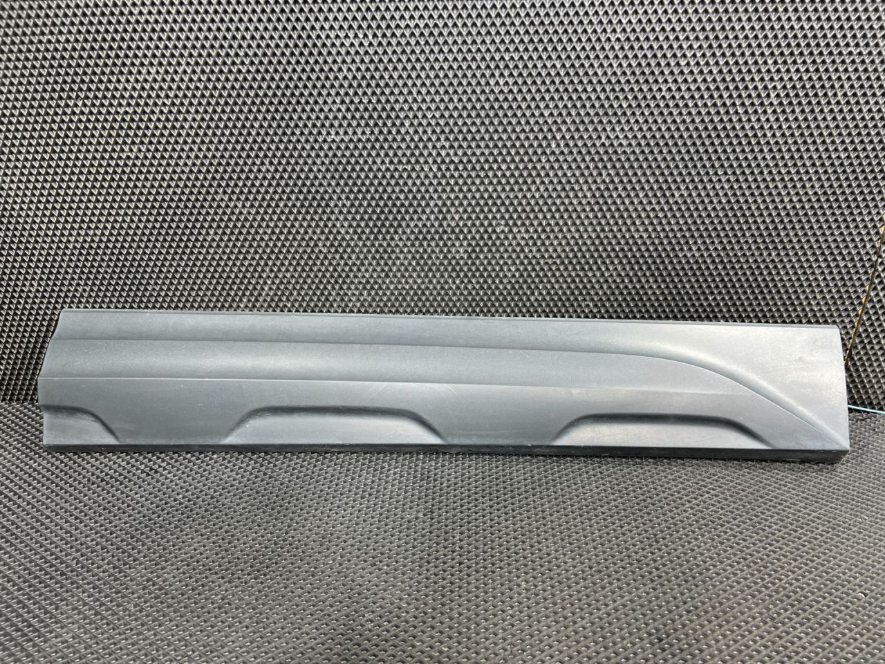 молдинг двери передней правой Volkswagen Taos 1 поколение 2023, 1.5 л., DNKA, бензин, АКПП, внедорожник 5 дв., передний привод, 2GJ854940 - фото №1