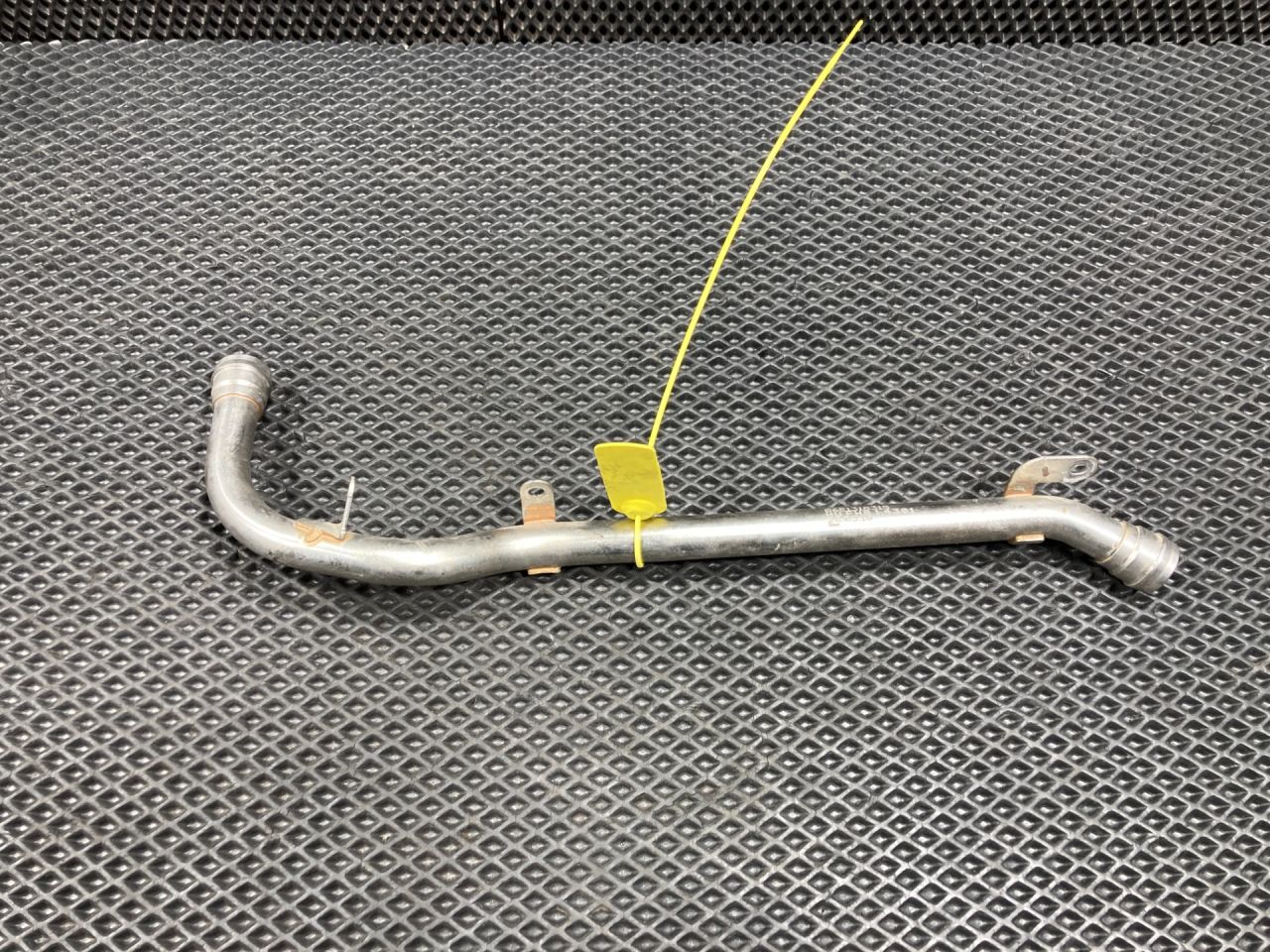 трубка охлаждающей жидкости Audi Q7 4M 2016, 3.0 л., CREC, бензин, 06E131831S - фото №1