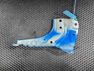 крепление ( кронштейн ) крыла Volkswagen Taos 1 поколение 2023, 1.5 л., DNKA, бензин, АКПП, внедорожник 5 дв., передний привод, 2GJ821167