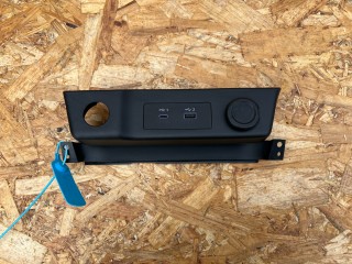 разъем AUX / USB Nissan Rogue T33 2023, 1.5 л., KR15, бензин, АКПП, внедорожник 5 дв., передний привод, 969126RB0A, 969ZF6RB0A