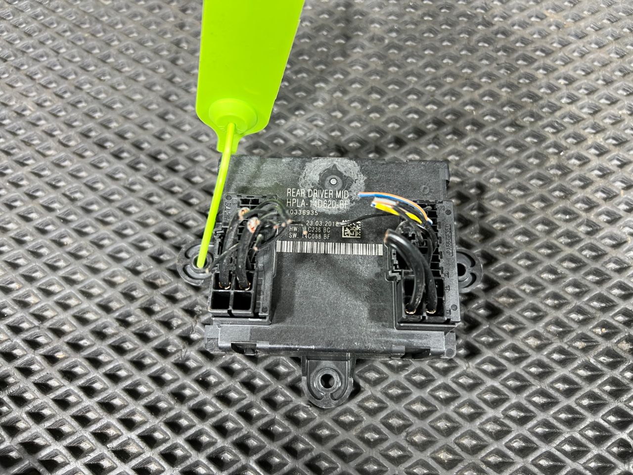 модуль управления двери Jaguar F-Pace 1 поколение X761 2017, 3.0 л., AJ 126, бензин, АКПП, внедорожник 5 дв., LR083080, HPLA14D620BF, T4A18086, LR106180 - фото №1