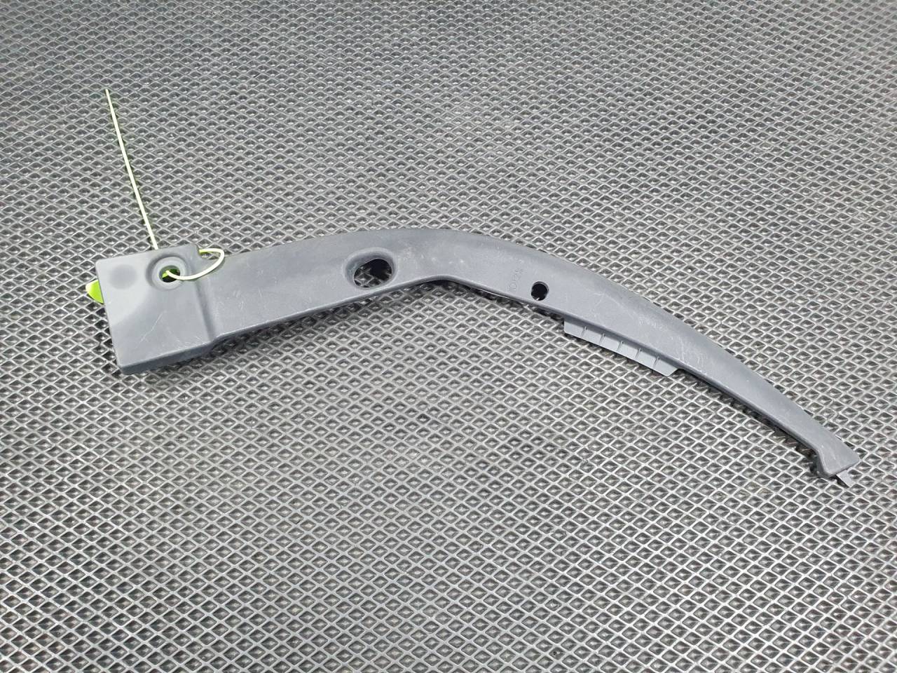 уплотнитель подкапотного пространства Land Rover Range Rover Sport 2 поколение L494 2017, 3.0 л., дизель, АКПП, внедорожник 5 дв., DK628C391AC, LR054347, LR048889 - фото №1