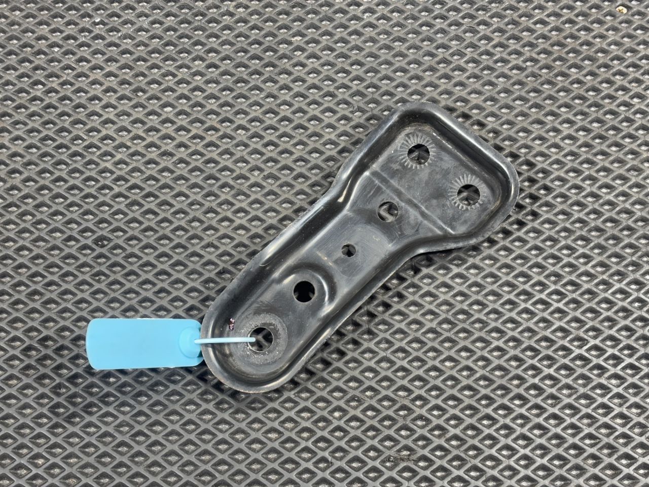 Кронштейн балки Volkswagen Taos 1 поколение 2021, 1.5 л., DNKA, бензин, АКПП, внедорожник 5 дв., 5Q0199518G - фото №1