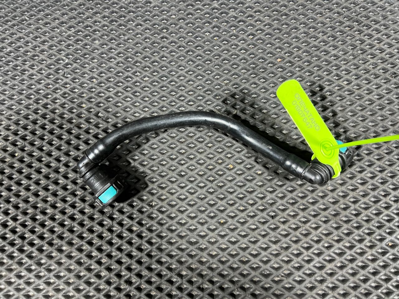 патрубок (трубопровод, шланг) Porsche Panamera 970 2012, 4.8 л., M 48.20, бензин, АКПП, хетчбэк 5 дв., 97010631201 - фото №1