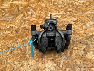 суппорт Volkswagen Taos 1 поколение 2023, 1.5 л., DNKA, бензин, АКПП, внедорожник 5 дв., передний привод, 5Q0615424E