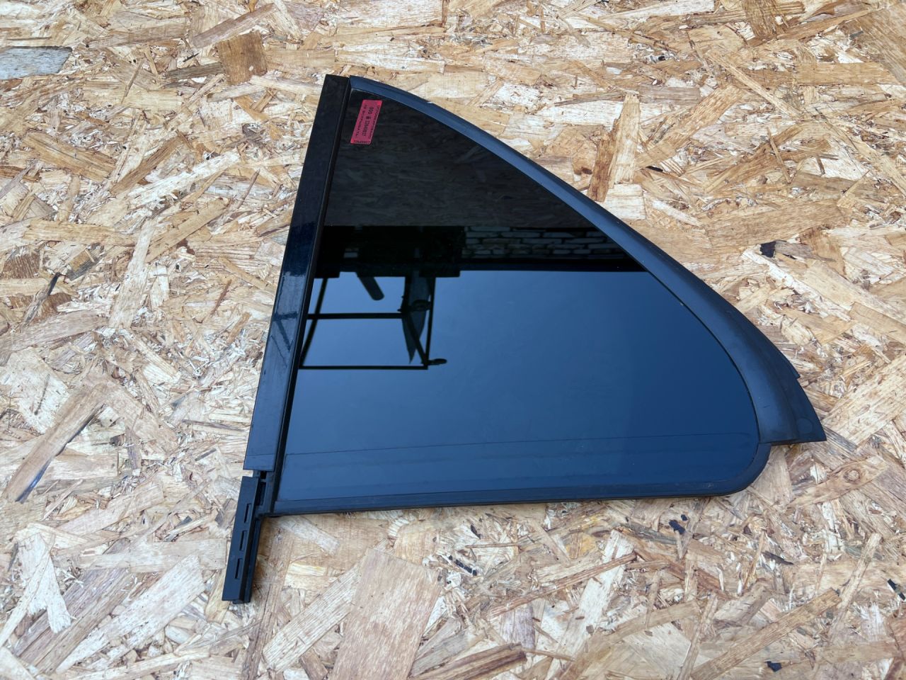 форточка задняя левая Mercedes-Benz GLE V167 2022, 3.0 л., бензин, АКПП, внедорожник 5 дв. - фото №1