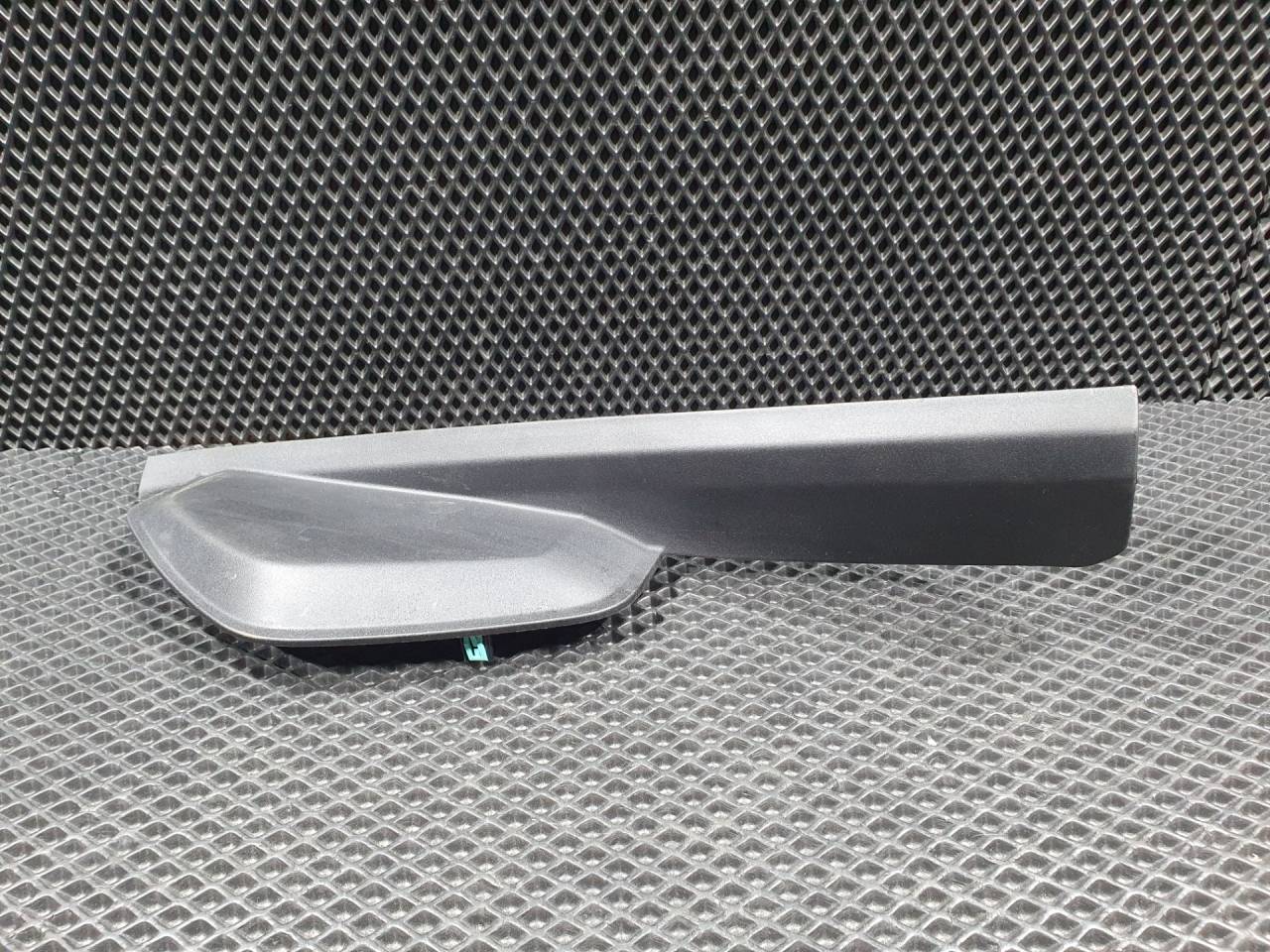 крышка торпеды боковая правая Ford Bronco Sport 1 поколение 2020, 1.5 л., бензин, АКПП, внедорожник 5 дв., M1PB-S044C60-AC3ZHE, M1PB-S044C60-A - фото №1