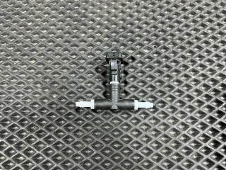 форсунка омывателя лобового стекла Chevrolet Trax 2 поколение 2024, 1.2 л., бензин, АКПП, внедорожник 5 дв., передний привод, 42734806