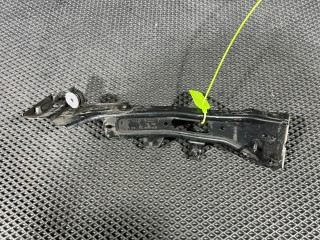 крепление ( кронштейн ) крыла Audi A5 F5 [рестайлинг] 2021, 2.0 л., бензин, АКПП, кабриолет, 8W6821132B