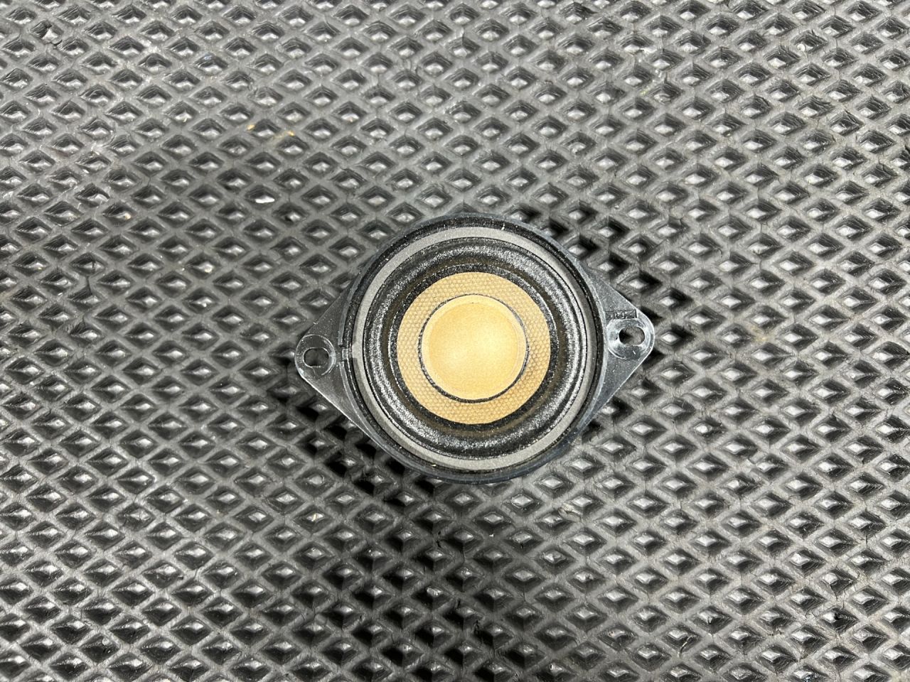 динамик Volkswagen Taos 1 поколение 2023, 1.5 л., DNKA, бензин, АКПП, внедорожник 5 дв., передний привод, 7C0035397 - фото №1