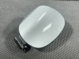 лючок топливного бака Buick Envista 1 поколение 2024, 1.2 л., бензин, АКПП, внедорожник 5 дв., 42784098