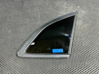 стекло кузовное боковое правое Chevrolet Trax 2 поколение 2024, 1.2 л., LIH, бензин, АКПП, внедорожник 5 дв., передний привод, 42843679