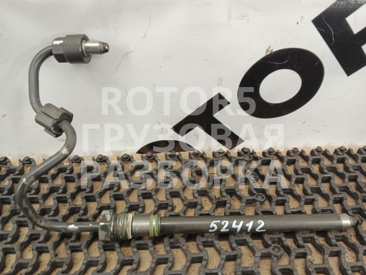 трубка топливная DAF CF-series 1 поколение 2018, 10.8 л., MX-11 330, дизель, АКПП, красный - фото №1