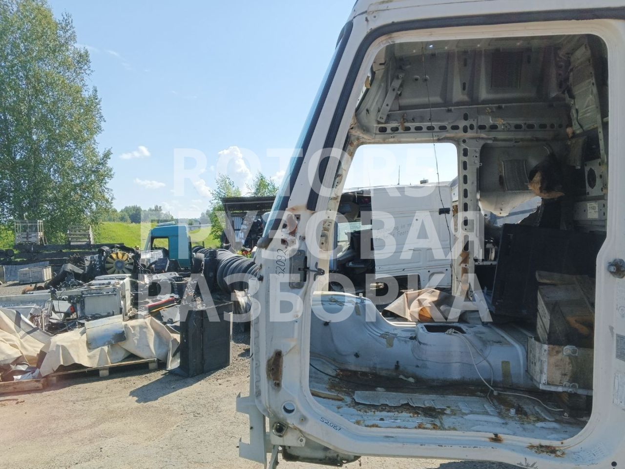 опорная стойка кабины левая Volvo FH 12 поколение 2006, 20379378 - фото №1