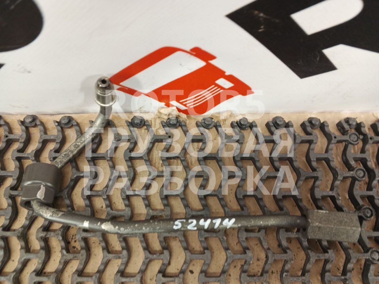 трубка топливная DAF CF-series 1 поколение 2018, 10.8 л., MX-11 330, дизель, АКПП, красный - фото №1