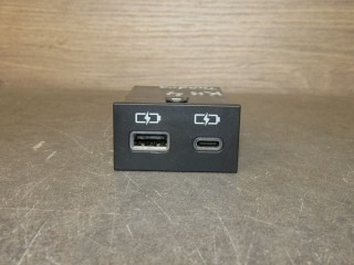 разъем AUX / USB Toyota Tundra 3 поколение XK70 2024, 3.5 л., бензин, 85532-08050