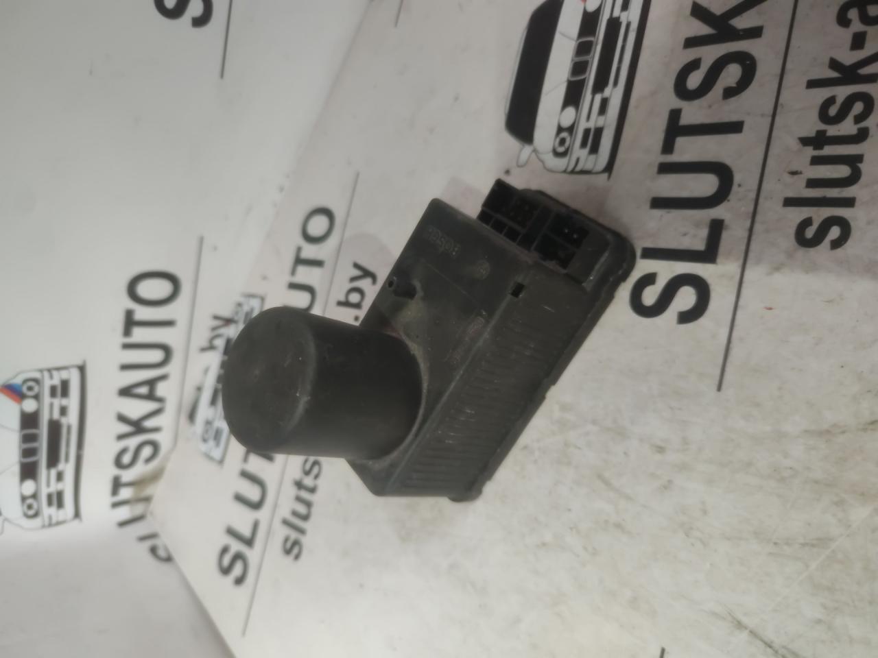 компрессор центрального замка Mercedes-Benz C-Класс W202/S202 W202 1994, 2.0 л., дизель, 5МКПП, белый, седан - фото №1