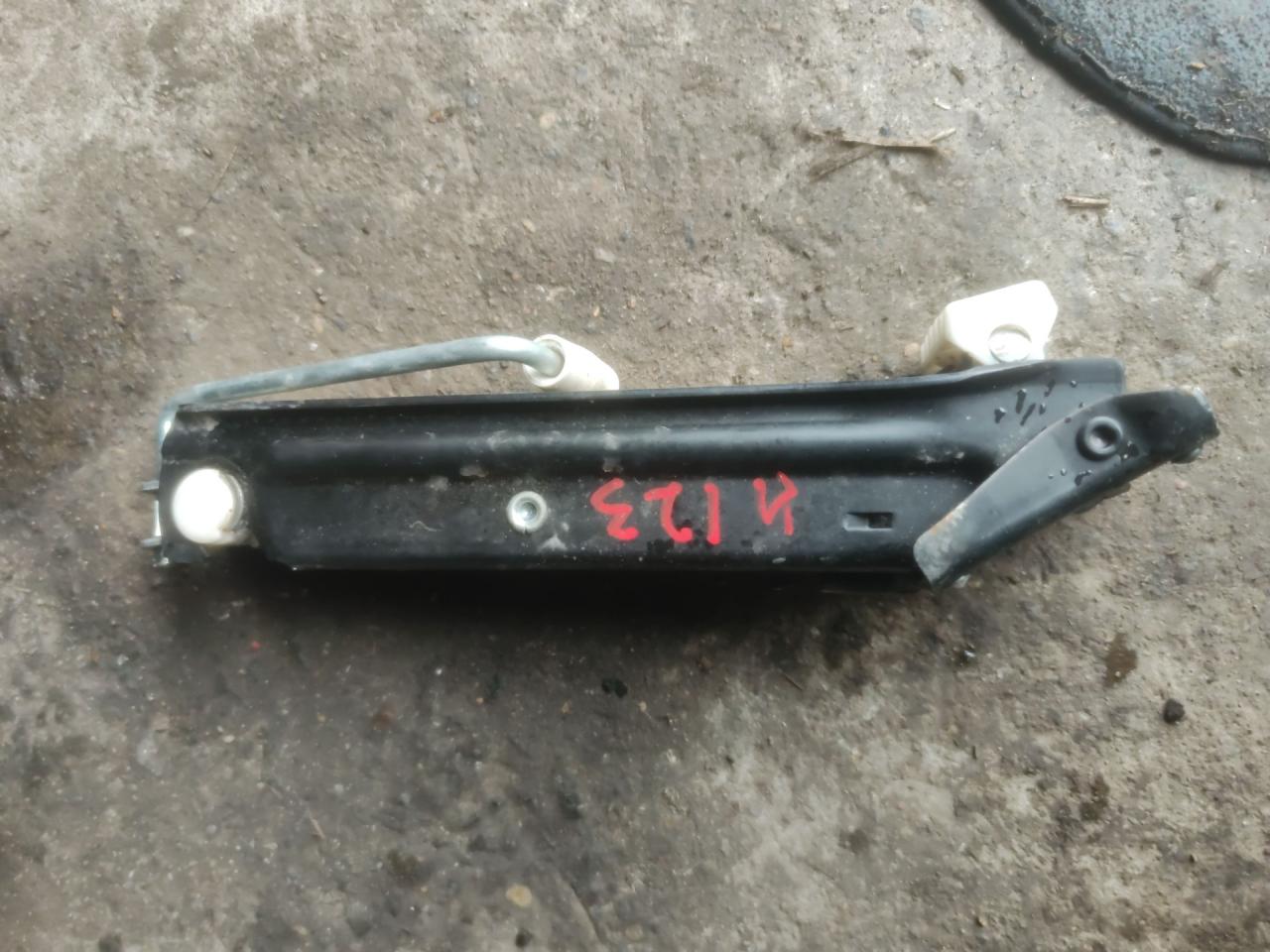 домкрат Mercedes-Benz C-Класс W203/S203/CL203 W203 2002, 2.2 л., дизель, 6МКПП, серебристый металлик, седан - фото №1