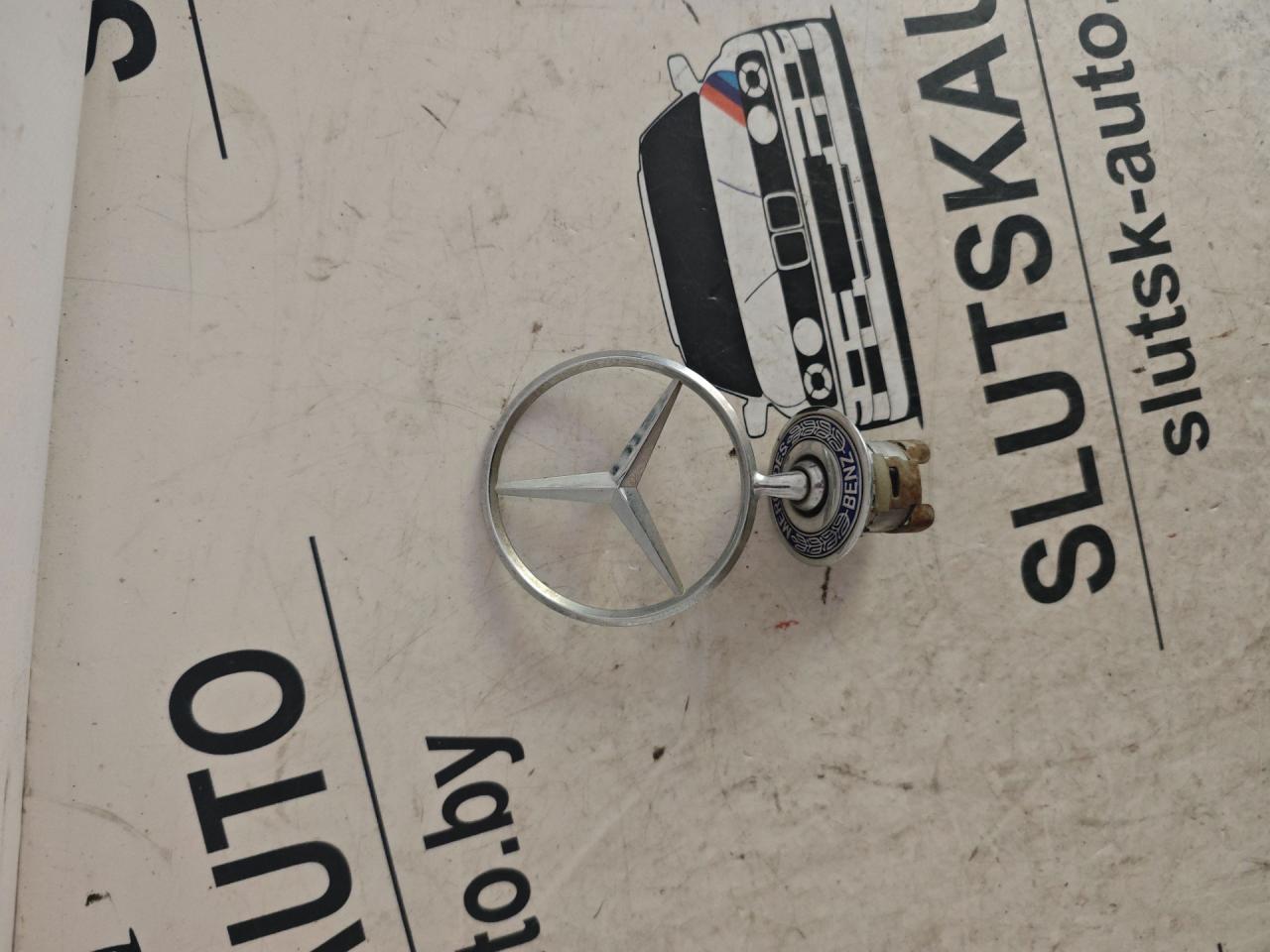 эмблема Mercedes-Benz C-Класс W203/S203/CL203 W203 2002, 2.2 л., дизель, 6МКПП, серебристый металлик, седан - фото №1