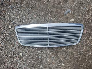 решетка капота Mercedes-Benz E-Класс W210/S210 [рестайлинг] 2001