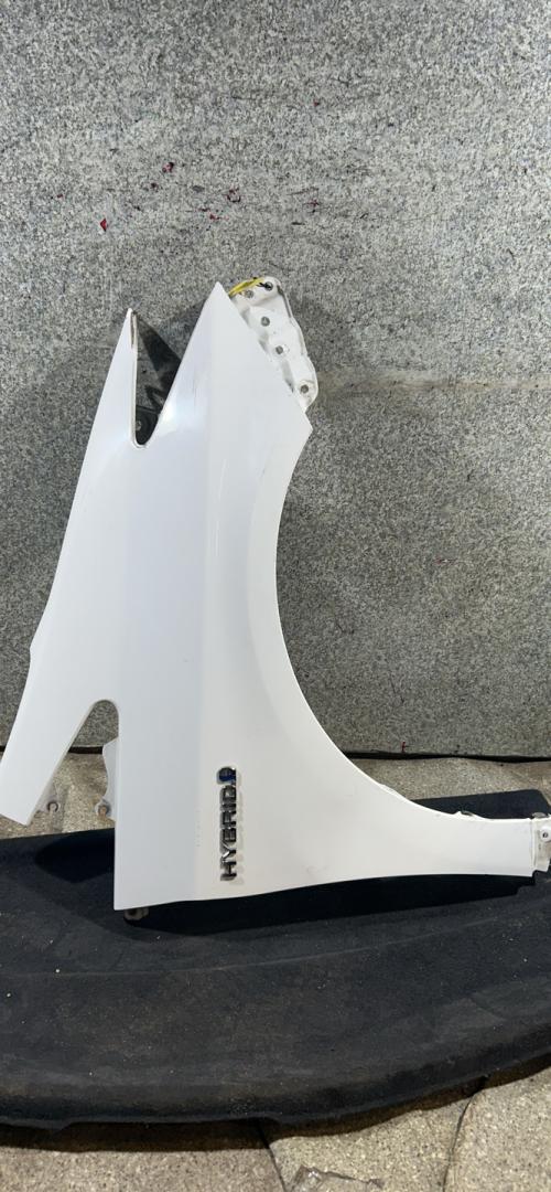 крыло переднее правое Toyota Prius 3 поколение (2009 - 2011) - фото №1