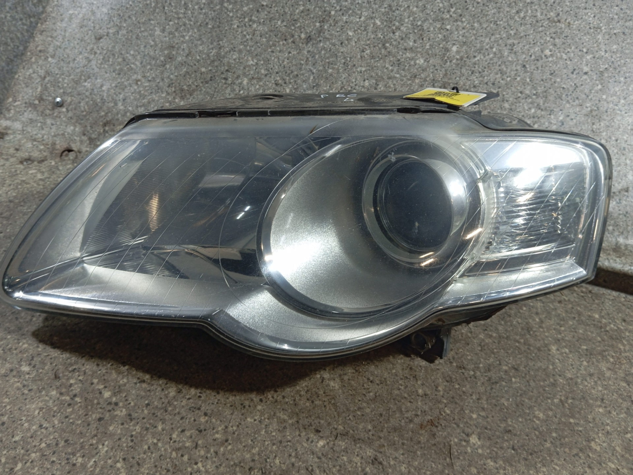 фара левая Volkswagen Passat B6 (2005 - 2010), 3C0941005AA - фото №1