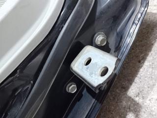 петля двери Toyota Prius 3 поколение (2009 - 2011)