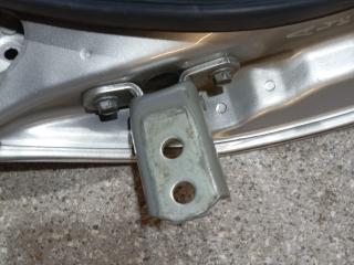 петля двери Toyota Auris 1 поколение (2006 - 2009)