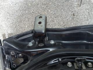 петля двери Toyota Prius 3 поколение (2009 - 2011)