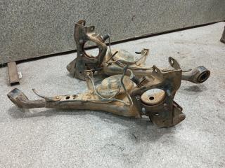 балка подвески задняя Toyota RAV4 2 поколение (XA20) [рестайлинг] (2003 - 2006), полный привод