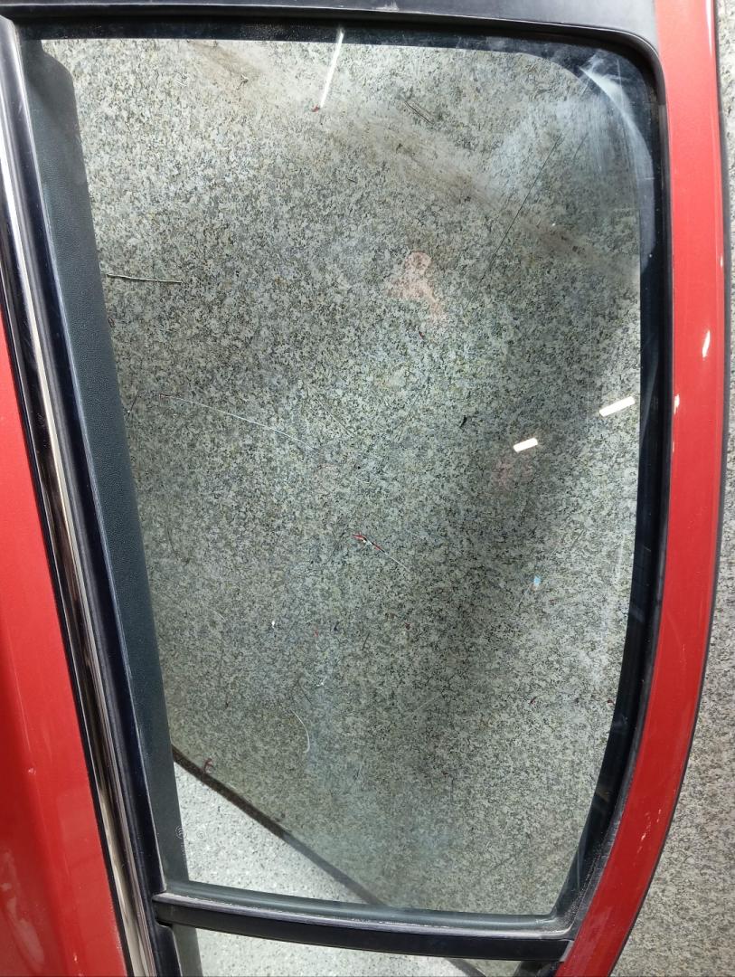 стекло двери задней левой Mitsubishi Lancer 10 поколение (2007 - 2010) - фото №1