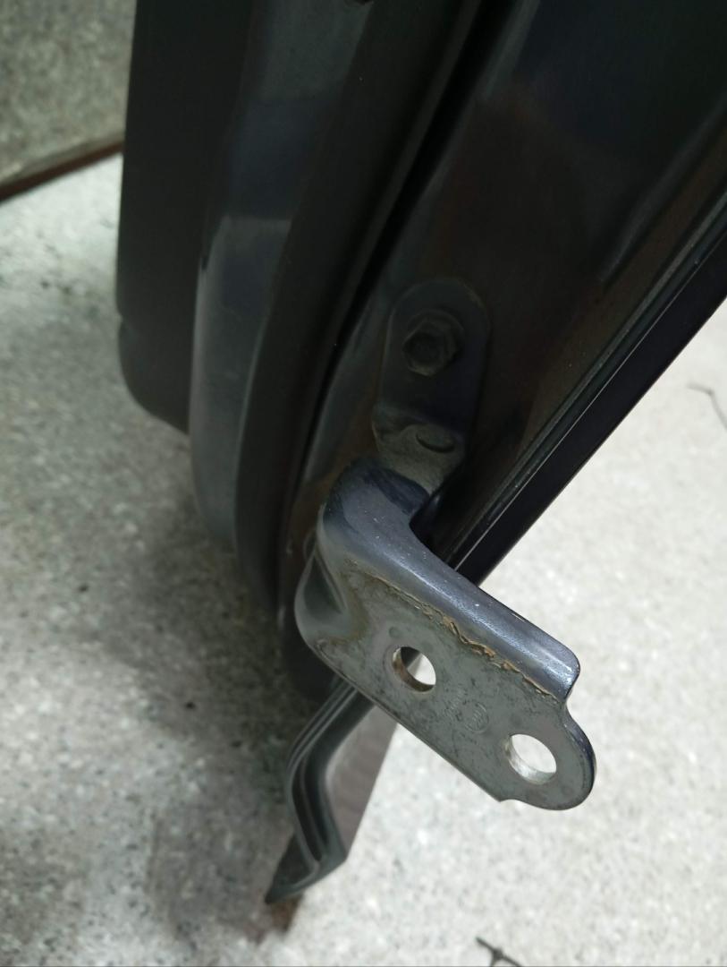 петля двери Kia Sportage 3 поколение (2010 - 2014) - фото №1