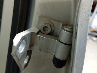 петля двери Volkswagen Passat B6 (2005 - 2010), седан