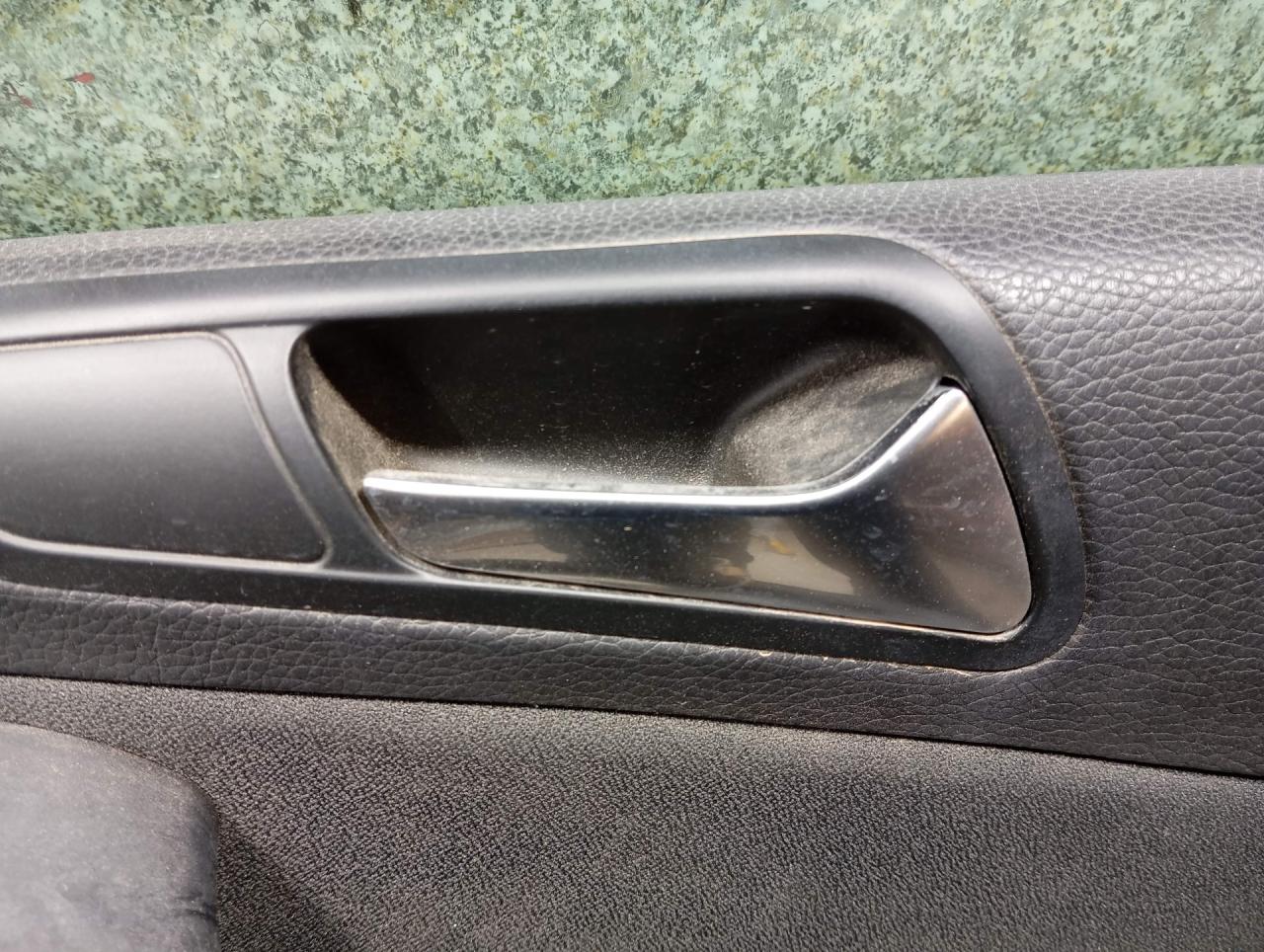 ручка внутренняя передняя правая Volkswagen Passat B6 (2005 - 2010), седан - фото №1