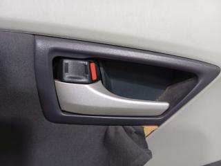 ручка внутренняя задняя левая Toyota Prius 3 поколение (2009 - 2011)
