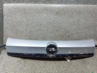 накладка подсветки номера Opel Mokka 1 поколение (2012 - 2015)