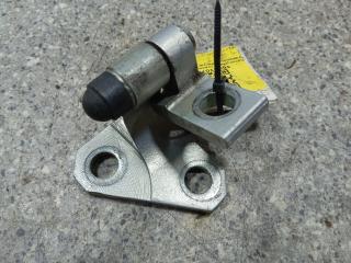 петля двери Volkswagen Passat B6 (2005 - 2010), седан