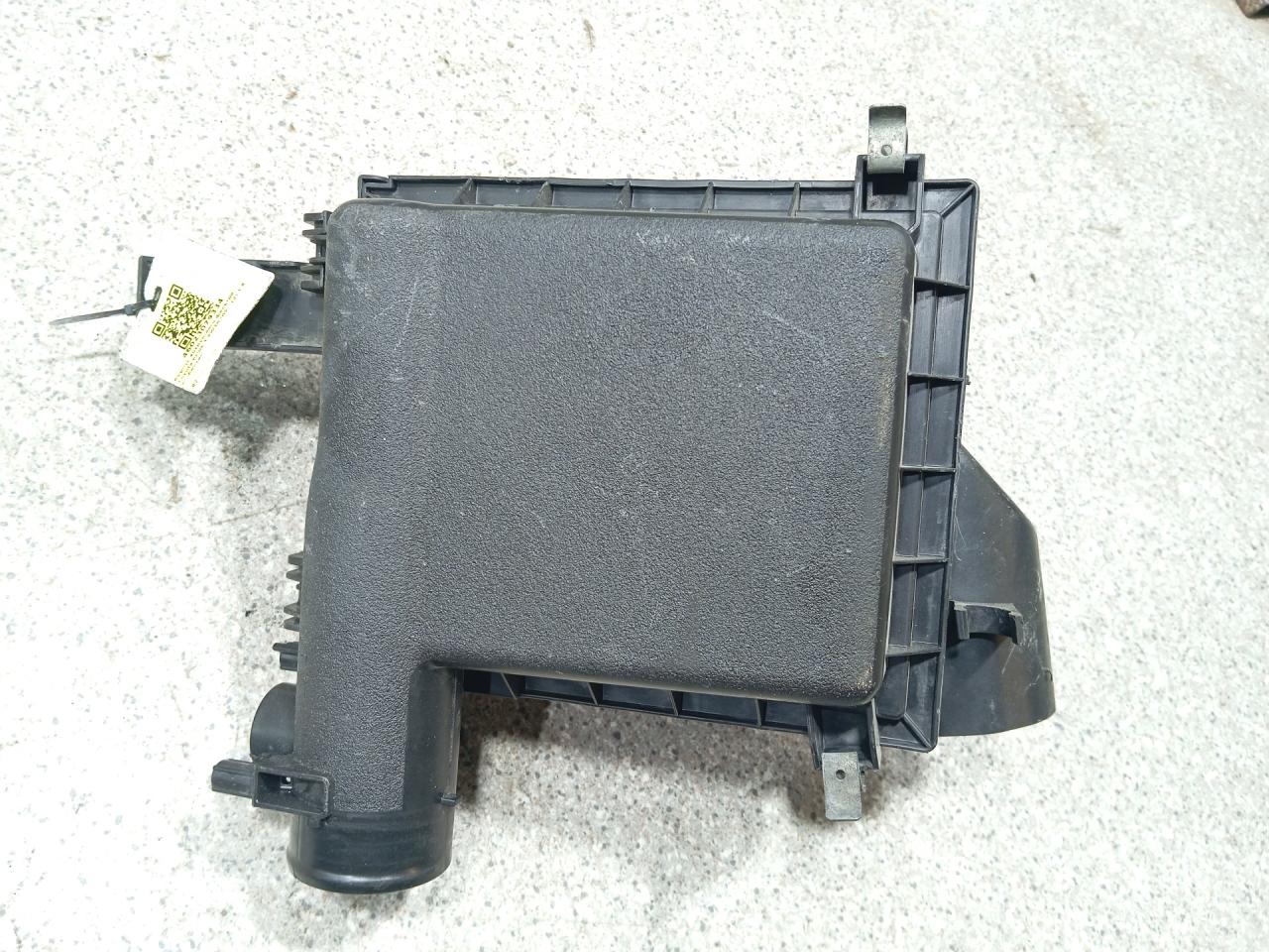 корпус воздушного фильтра Toyota Prius 3 поколение (2009 - 2011), 1.8 л., бензин, 17812-37030 - фото №1
