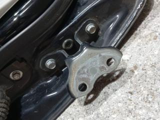 петля двери Toyota Prius 3 поколение (2009 - 2011)