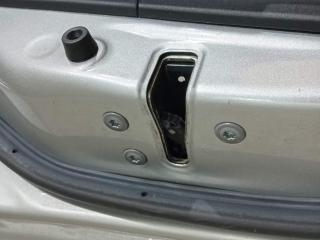 замок двери передней правой Toyota Auris 1 поколение (2006 - 2009)