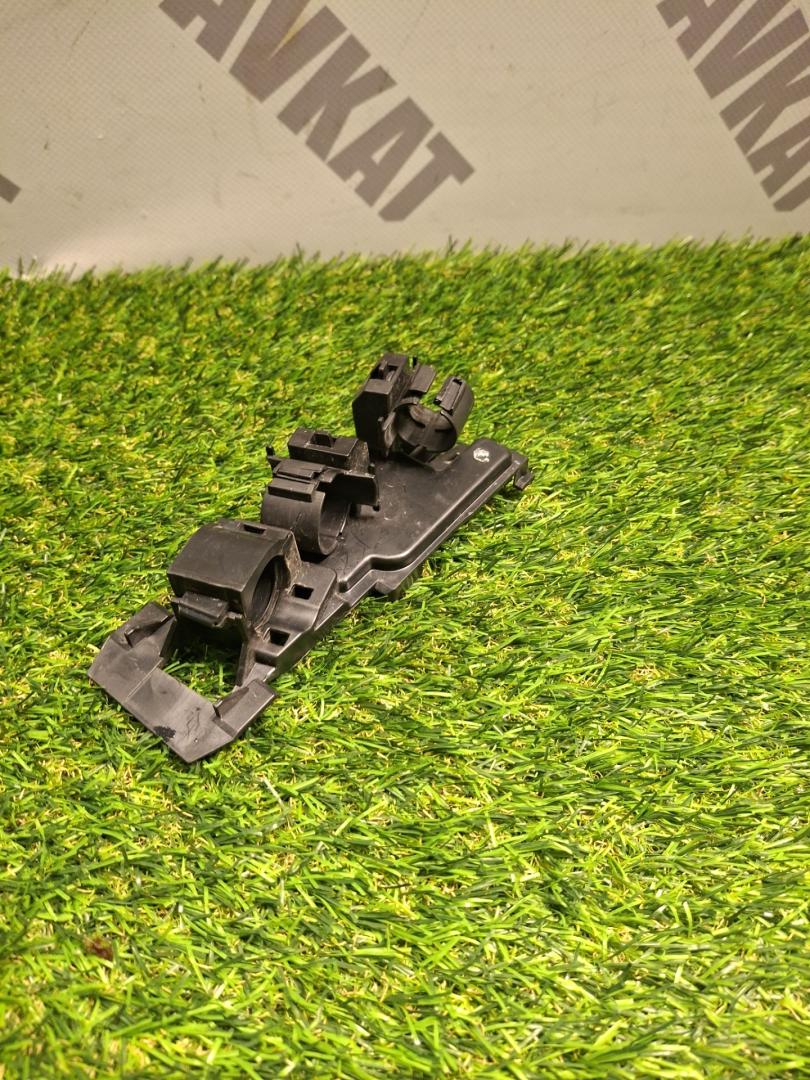 кронштейн (крепление) BMW 5 серия G60/G61 2024, 2.0 л., b48b20s, бензин, АКПП, с4а, седан, полный привод, 12525A2BBE3, 5A2BBE3 - фото №1