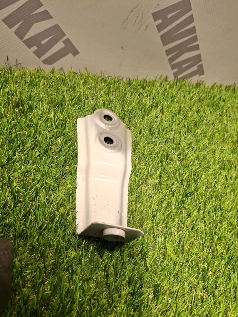 крепление ( кронштейн ) крыла BMW X7 G07 2022, 3.0 л., B58B30C, бензин, АКПП, a96, внедорожник 5 дв., полный привод, 41007492367, 7492367, 7418217 - фото №1