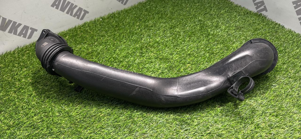 патрубок интеркулера BMW X7 G07 2022, 3.0 л., B58B30C, бензин, АКПП, a96, внедорожник 5 дв., полный привод, 13718651066, 8651066, 1205862 - фото №1