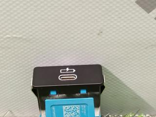 разъем AUX / USB BMW X7 G07 2022, 3.0 л., B58B30C, бензин, АКПП, a96, внедорожник 5 дв., полный привод, 84108711940, 8711940