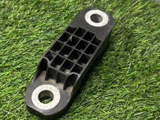 крепление стабилизатора / втулки стабилизатора BMW X5 G05 2019, 4.4 л., N63 B44 C, бензин, АКПП, а300, внедорожник 5 дв., полный привод, 31356861471, 6861471